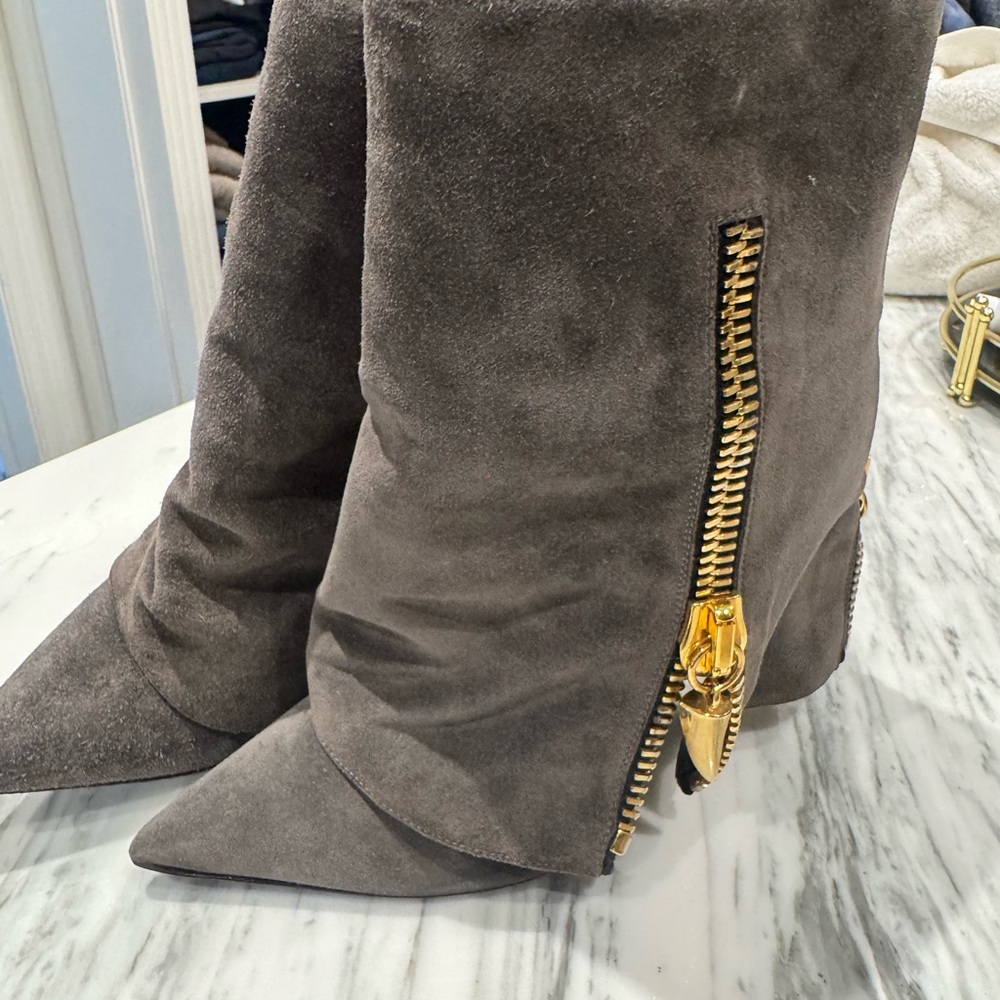 Giuseppe Zanotti Gray Suede Heeled Boots with Gold Zipper